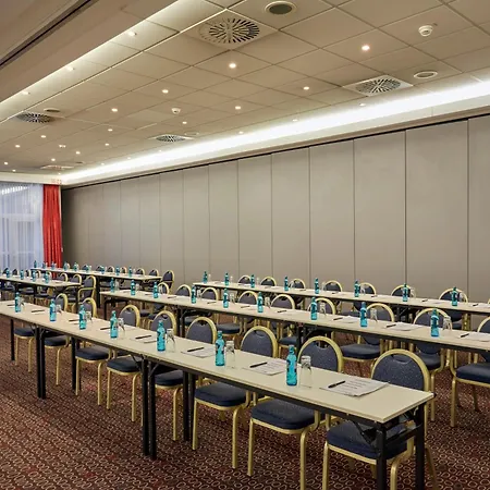 H+ Leipzig-halle מלון