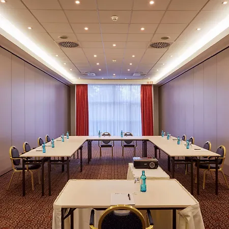 Hotel H+ Leipzig-halle 4*