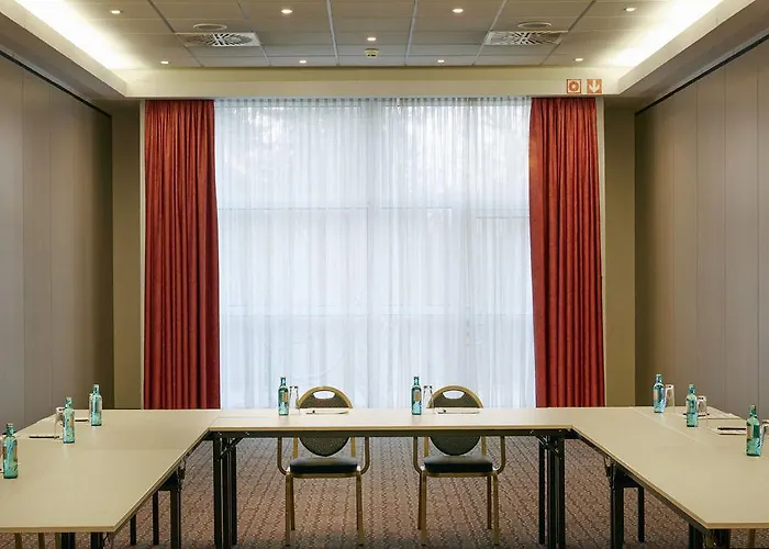 Hotel H+ Leipzig-halle 4*